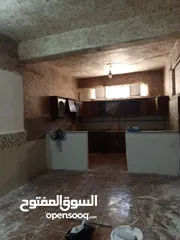 1 شقه للايجار قرب جامع العرب في السوق