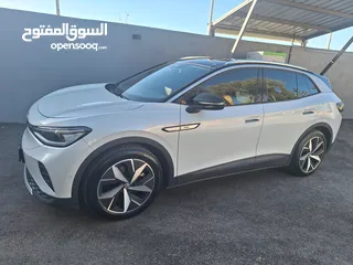  1 اي دي 4فحص كامل بحاله الوكاله  جمرك جديد باسم المستورد  لون لؤلؤي مميز  تحديث آخر إصدار للسياره