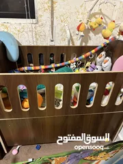  4 مكتب وتخت اطفال للبيع