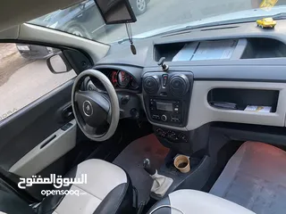  4 رينو دوكر فان