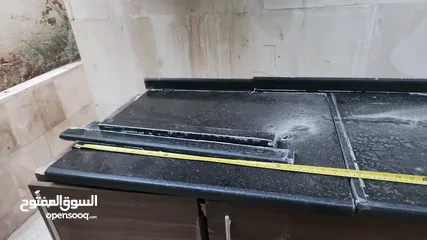  3 طاوله سراميك غلاسي للبيع بحاله جديده معها ر ارجل قويه