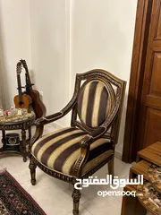  5 طقمين كنب بحالة ممتازه للبيع