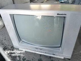  1 تلفزيون تراثي شكل قديم