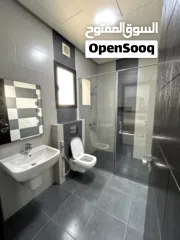  5 شقة للبيع في منطقة ابو قوة على خط السعودية