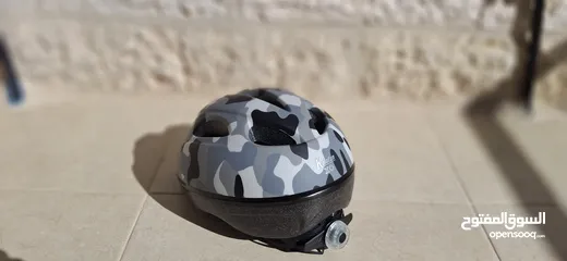  1 bike helmet    خوذة الدراجة الهوائية والكهربائية