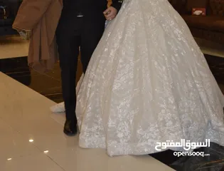  1 فستان عروس ابيض