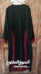  3 أثواب للبيع