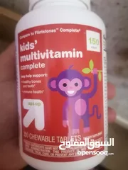  4 كرة موقعة و بطاقات بوكيمون