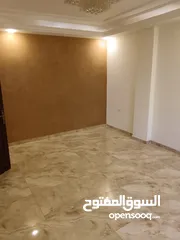  27 عمارة ثلاث طوابق للبيع في المنارة بسعر لقطة