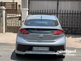  16 هيونداي ايونك موديل 2018 فحص ثلاث جيد 1 ضربه على الراس فل كامل