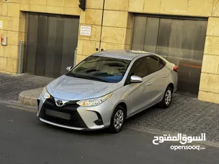  4 تويوتا يارس موديل 2021 7 جيد ولا ملاحظه فل كامل عدا الفتحه بحاله الوكاله جمرك جديد