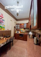  29 منزل للبيع ثلاث أدوار مفصولة في مدينة طرابلس منطقة السراج في طريق جزيرة المشتل جهة حمام بلقيس