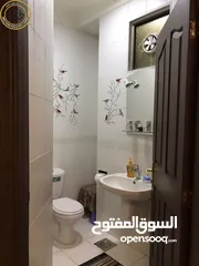  2 شقة أرضية مفروشة مميزة للبيع في أم السماق - قرب مكة مول 190م مع ترس تشطيب سوبر ديلوكس