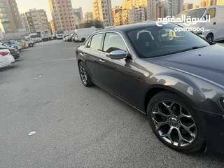  2 كرايسلر 300 هيمي محول srt بحاله ممتازه موديل 2013