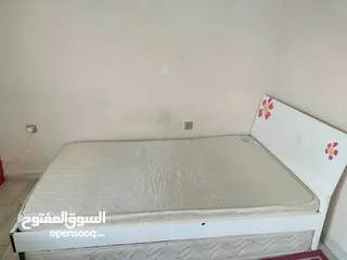  2 Single bed (queen size)