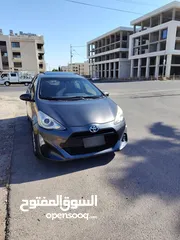  1 تويتا بريوس c 2015 فب ما عدا الجلد ويوجد فتحة بالسقف