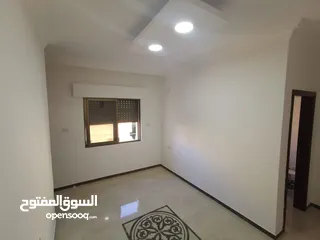  1 شقة فارغه سوبر ديلوكس بالقرب من شارع الجامعه والدوريات