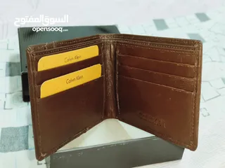  3 leather wallet looks amazing you feel premium quality