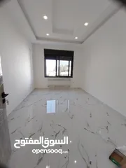  12 ام السماق 210م بسعر مغري