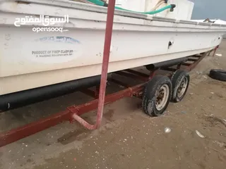  3 قارب مسطح 33 قدم مصنع وادي حام كلباء 2017 القارب فيه محياة للسمك الحي 2 واحد كبير فوق وثلاجة السطحة