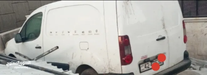  3 قهوة للبيع سيارة فان بيجو بارتنر 2013 مجهزة للعمل قهوة وكفتيريا السياره شغالة ومتحركة بحالة جيدة جدا