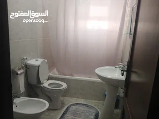  17 شقة للبيع طابق اول  مساحة 137م في ضاحية الامير حسن 3 غرف نوم  الشقة بحالة ممتازة وموقع مخدوم