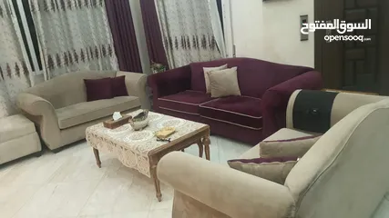  1 طقم كنب سبع مقاعد مستعمل للبيع رقم التواصل موجود بالاعلان