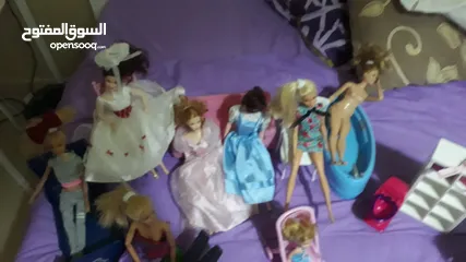 19 باربيات وملحقاتها بحاله جيده للبيع