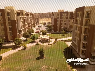  1 شقة تحفة للايجار في كمبوند دار مصر القرنفل بجوار الرحاب 140م دور متكرر