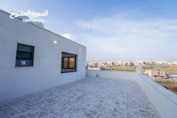  13 شقة طابق اخير مع روف مساحة 220 م مع ترس 50م بافضل مناطق شفا بدران