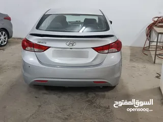  2 هونداي افانتي MD 2011 بنزين اصلي ... لون سلفر للبيع ..قابل للبدل على هايبرد
