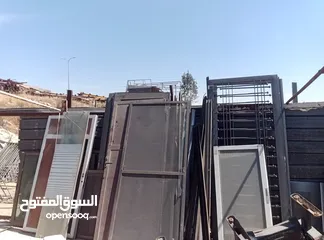  14 ماوتير ماء أو سوائل أخرى  ودرج حديد وحمايات وجهات سكريت جميع الأحجام العنوان الزرقاء والسعر مناسب جد
