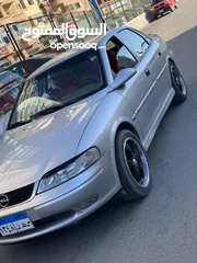  4 Opel Victra 2000 للبيع