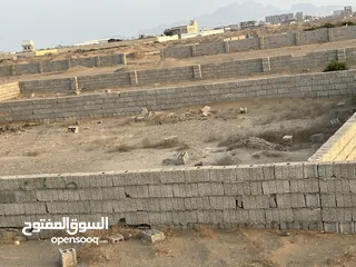 4 عاجل للبيع عشر اراضي في مخطط الخمسين السكني بئر فضل البريقة