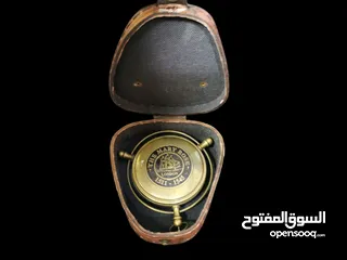  4 بوصله نحاس قديمه ومميزه بالعلبه الجلديه
