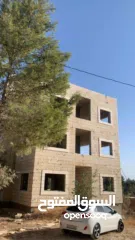  1 بيت مستقل للبيع/ثلاث طوابق مساحة البناء 1.32 م مساحة الأرض دونم و 32 متر مربع