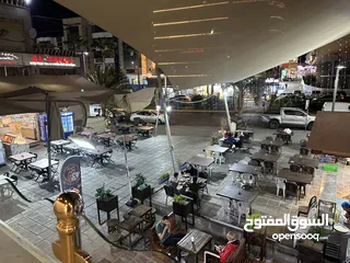  15 غرف وشقق فندقية نظيفة على البحر وبجانب السوق، موقع ممتاز، مطاعم، موقف عام، بلكونات، انترنت، مكيفات.