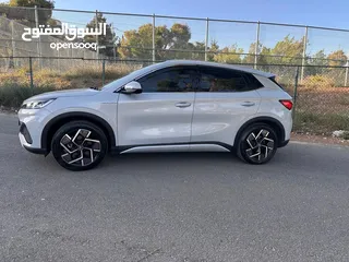  2 بي واي دي يوان 2022 فل كامل بانوراما لون سلفر بطاريه كبيره جمرك حديث