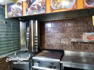  11 عدد مطعم كامله شبه جديده