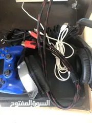 1 بليستيشن 4 مع سماعت ليدي يد شاحن سلاك اصلية حساب فوت جيد