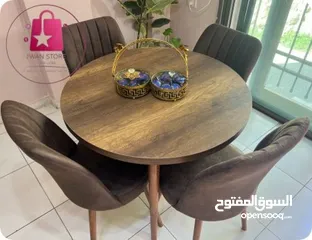  21 دللي منزلك بطاولة سفرة دائرية أنيقة   مثالية للمساحات مع 4 كراسي  بتصميمها التركي الأصيل
