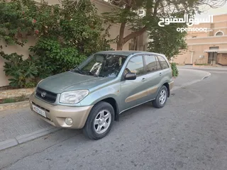  2 Toyota RAV4 2004 excellent condition family use insurance until 1/7/2025 price 1650 neg