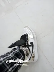  2 شوز نايك اي جوردان بلون لامع