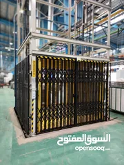  7 Hydraulic Cargo Lift