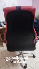  4 كرسي جيمنغ أحمر مستعمل بحالة جيدة