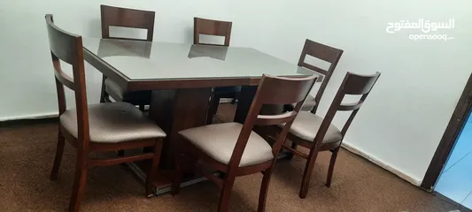  1 طاولات سفرة بحالة جيدة جدا
