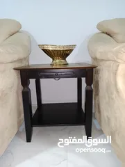  1 طاولة جانبية للبيع