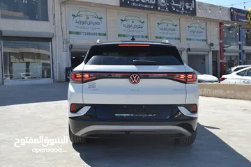  7 VOLKSWAGEN ID.4 CROZZ  PRO BIANO BLACK  2023 لون لؤلؤي فحص كامل