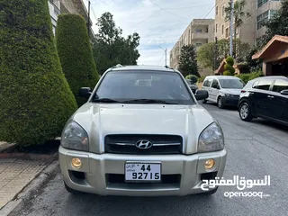  2 هيونداي توسان 2008 فل كامل مع فتحة  فحص كامل بحال الوكالة محرك 2000 cc