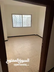  25 شقة طابقية مطلة للبيع بسعر مغري واصل جميع الخدمات موقع استراتيجي